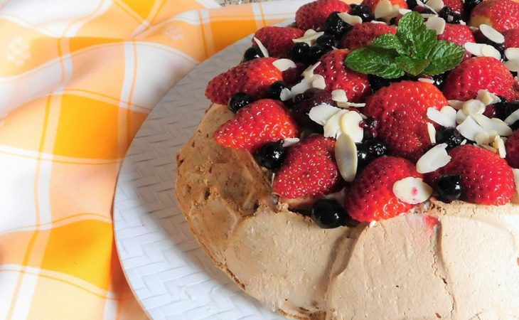 Pavlova de frutos vermelhos com todo o sabor