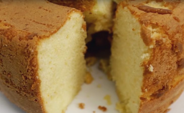 Bolo de Iogurte rápido e super delicioso