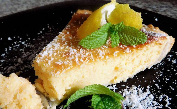 Tarte de coco e iogurte cheia de sabor