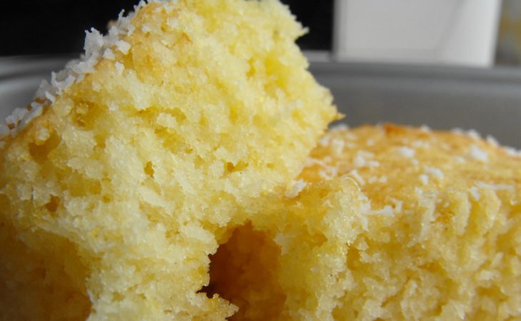 Bolo de coco cremoso e super fresco
