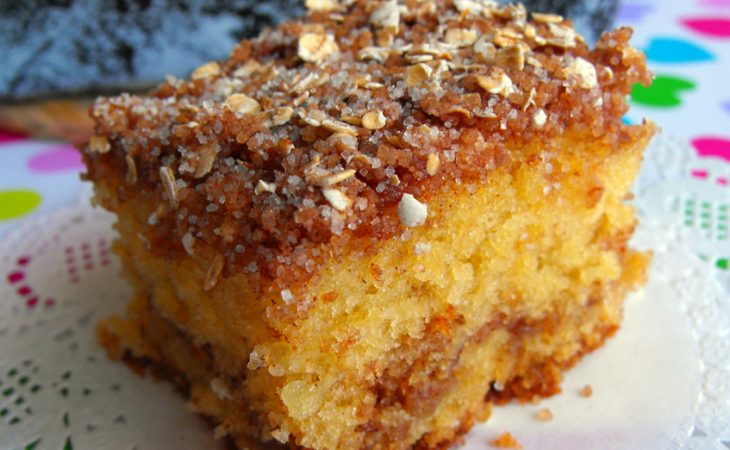 Bolo húmido e saboroso de comer e chorar por mais