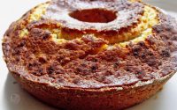 Bolo de Mel e Nozes Que é Uma Delícia