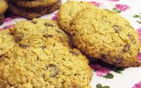 Cookies de Aveia com Chocolate e Avelãs