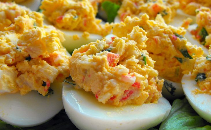 Ovos recheados com delícias do mar com muito sabor
