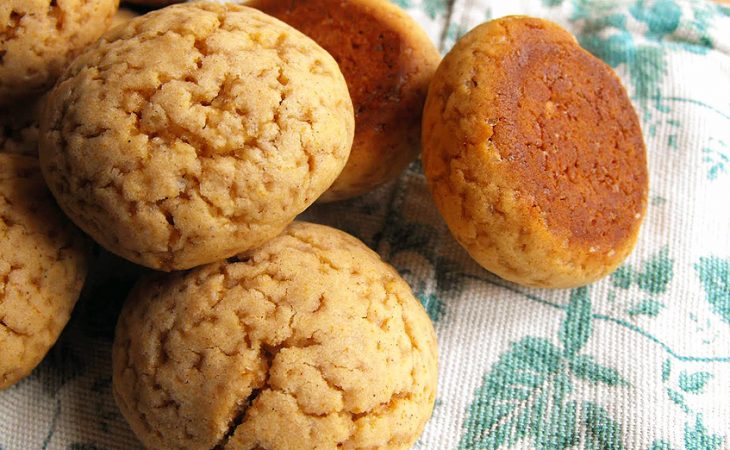 Biscoitos simples de canela e erva-doce fáceis e rápidos de fazer