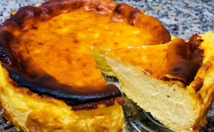 Tarte cremosa de Cream Cheese que é uma delícia ( Basque Burnt Cheesecake )