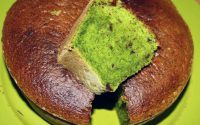 Bolo de espinafres com pepitas de chocolate que é uma delícia
