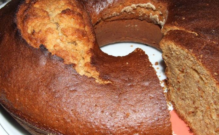 Bolo de Nozes e Pinhões muito saboroso