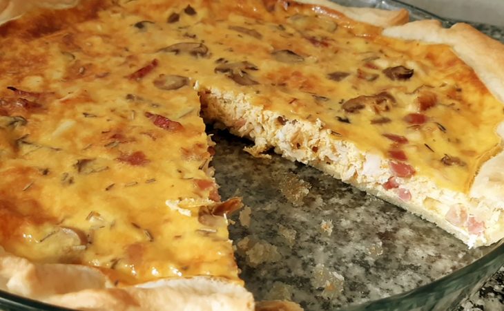 Quiche de frango, bacon e cogumelos que é uma delicía