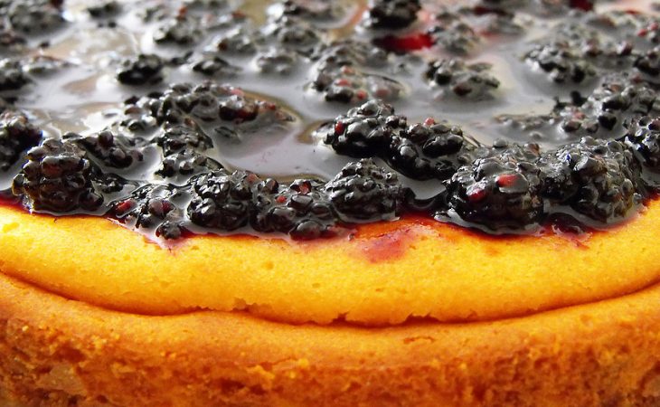 Tarte de queijo com doce de amora cheia de sabor