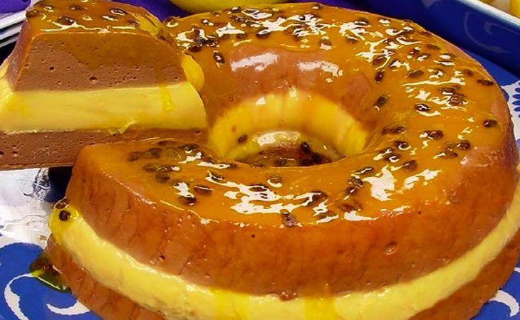 Pudim de chocolate com maracujá delicioso