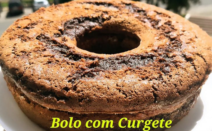 Bolo de chocolate com curgete | Fofinho e delicioso