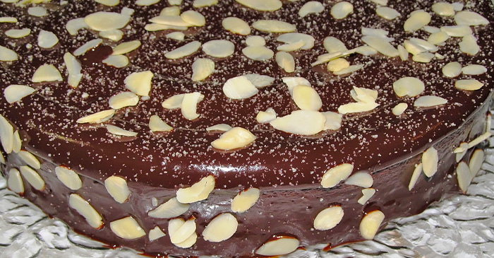 Bolo de Amêndoa e Cenoura que é uma Delícia