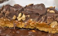 Tarte Snickers – Receita rápida e com poucos ingredientes