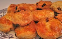 Scones com Passas e Gengibre