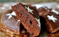 Bolo de Chocolate Ligeiramente Húmido