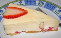 Tarte Fria de Leite Condensado e Morangos