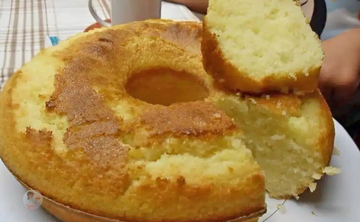 Bolo de Gelatina de Ananás
