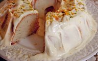 Bolo de Claras com Cobertura de Queijo  Creme