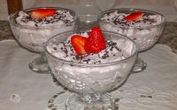 Taças de Morango e Natas