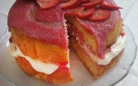 Bolo Fresco de Morangos para a Sobremesa