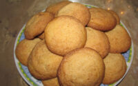 🍪✨ Bolachas de Açúcar e Manteiga — Crocantes por Fora, Macias por Dentro