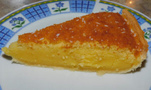 🥥🥧✨ Tarte Tipo Quindim — Cremosa, Douradinha e Intensamente Gulosa
