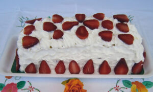 🍓🍑🥝✨ Torta Cocktail de Fruta — Fresca, Colorida e Deliciosamente Cremosa